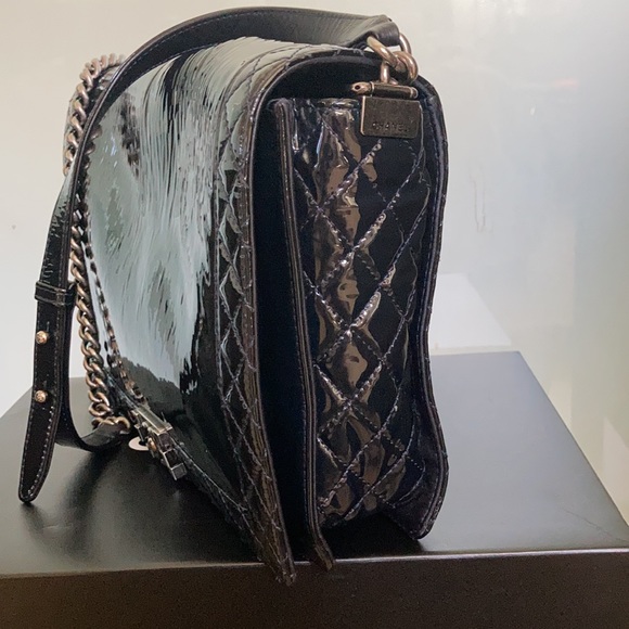 Authentic Chanel Patent Large Reverso Le Boy Messenger Bag - Picture 4 of 16